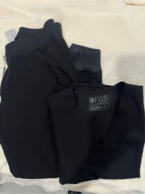 FIGS Scrub Set Black